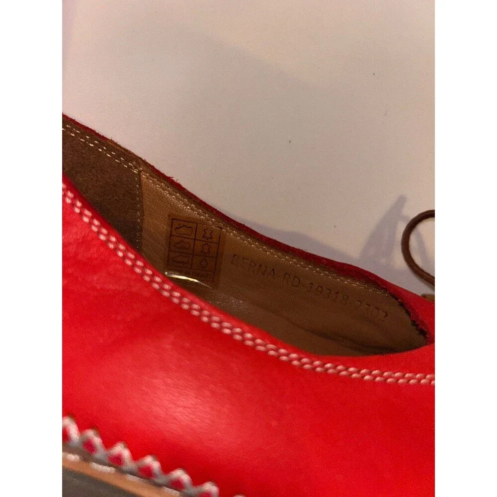 Spring Step Women’s Berna Slip On Loafer Shoe size 40/9 NWOT Genuine Leather Red
